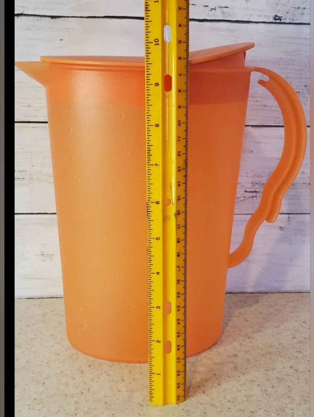 Retired Tupperware Impressions Slimline Peach Pitcher 3333A 2 Qt Rocker Lid Vint